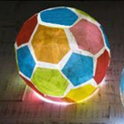 創意足球燈籠的做法圖解 自制足球樣式燈飾教程