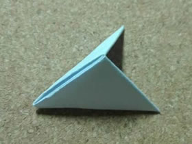 入門教程：怎么手工折紙三角插的折法圖解