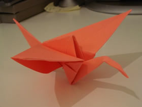 怎么折紙可以扇動翅膀紙鶴的折法步驟圖解