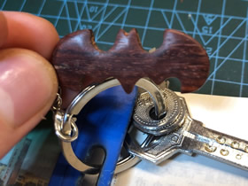 自制蝙蝠鏢鑰匙扣的方法