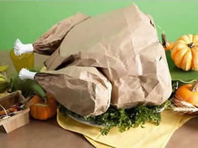 怎么用牛皮紙袋做感恩節烤熟火雞的方法