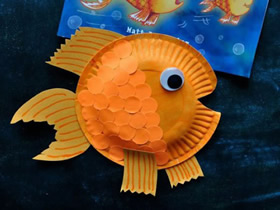怎么用紙盤簡單做可愛金魚的方法圖解